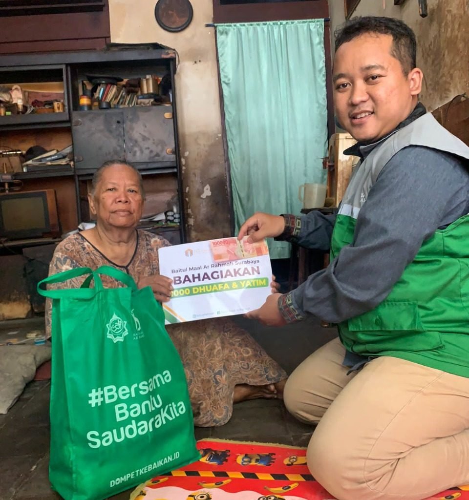 dompetkebaikan - BBM NAIK, SEMANGAT BERBAGI SEMAKIN NAIK