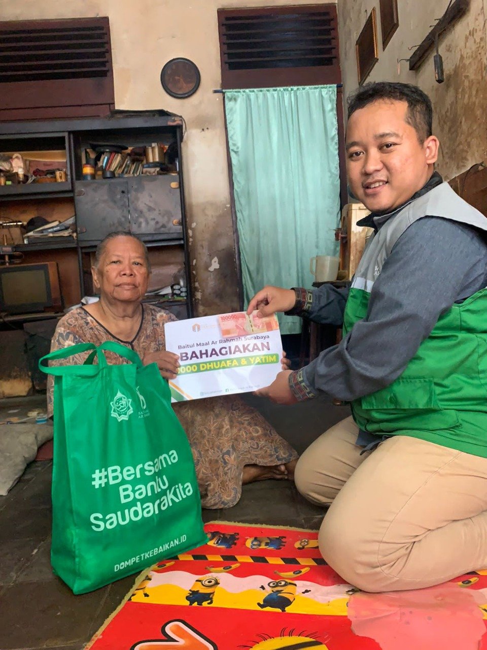 dompetkebaikan - BBM NAIK, SEMANGAT BERBAGI SEMAKIN NAIK